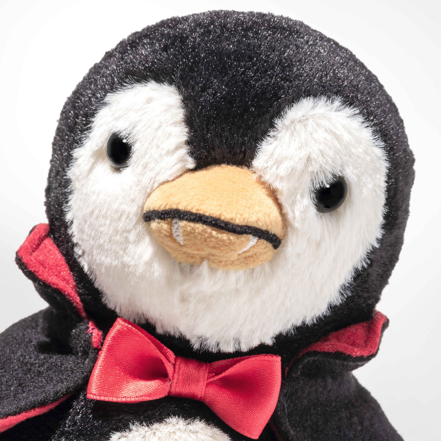 Steiff Nibble der Vampir Pinguin - 15cm - NEU - (057199)