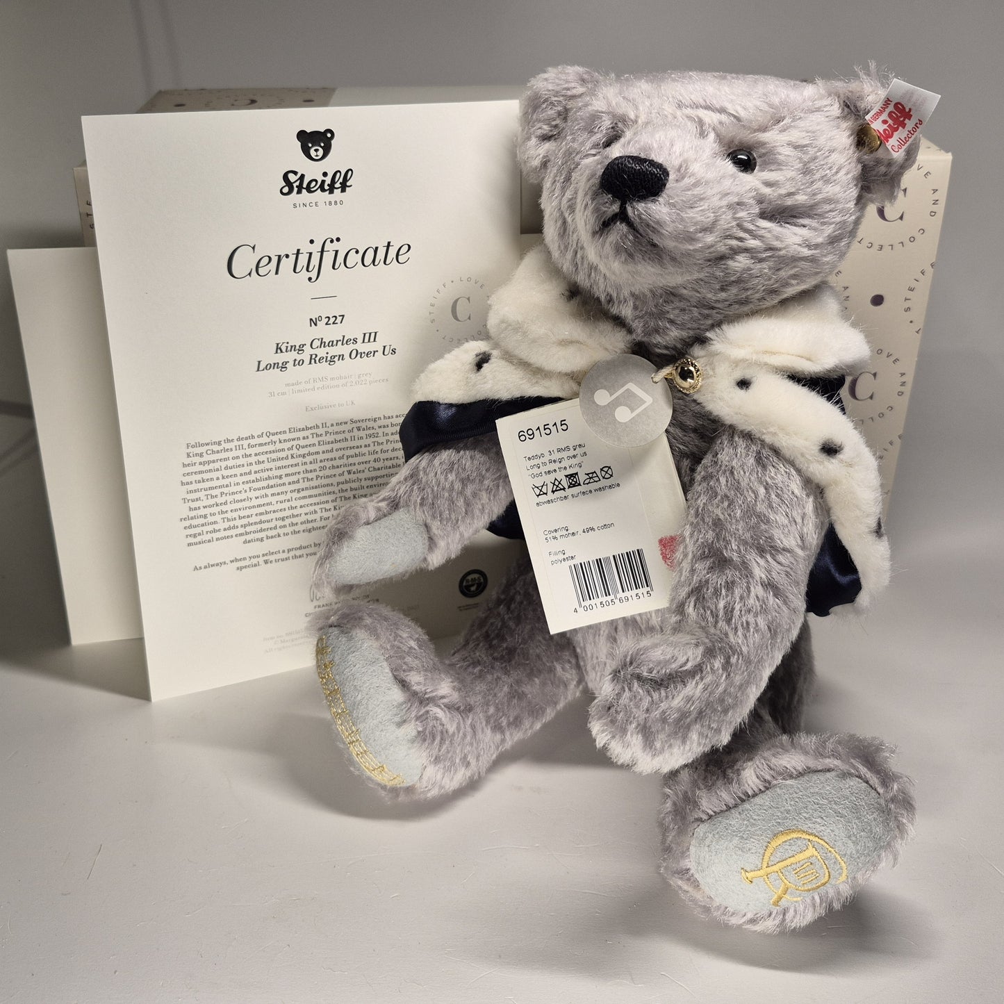 Steiff Long to Reign over us King Charles III Teddy, selten, lim. (2022)